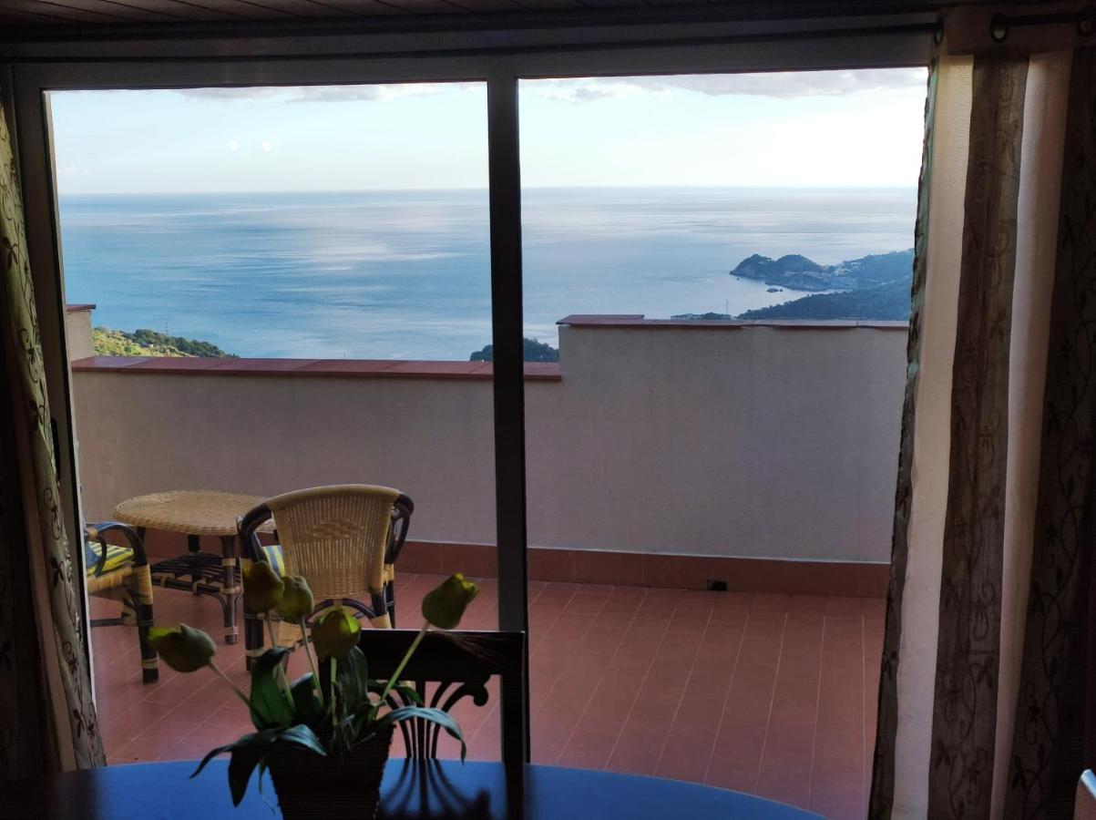 Apartamento La Panoramica Gallodoro Exterior foto